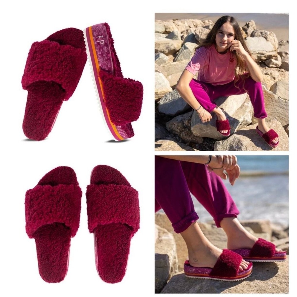 Free People x Fleks Cito Slides Berry Red White 7 / 7.5 new in box fuzzy soft